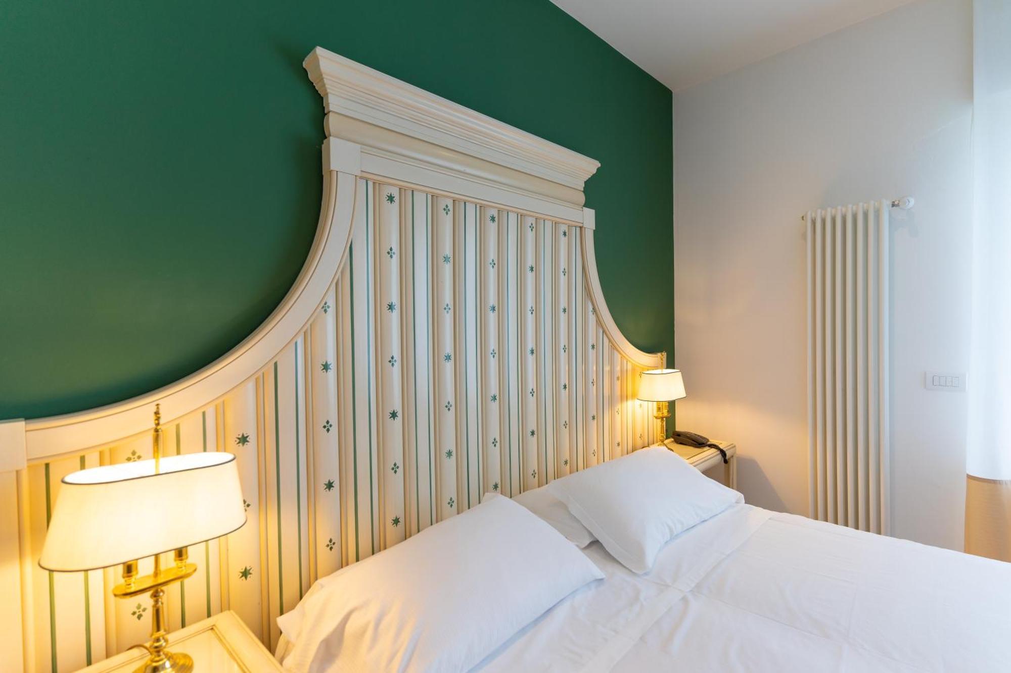 Universal Terme 4*